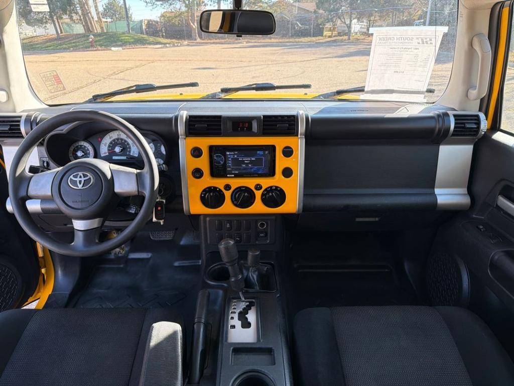 used 2007 Toyota FJ Cruiser car, priced at $13,999