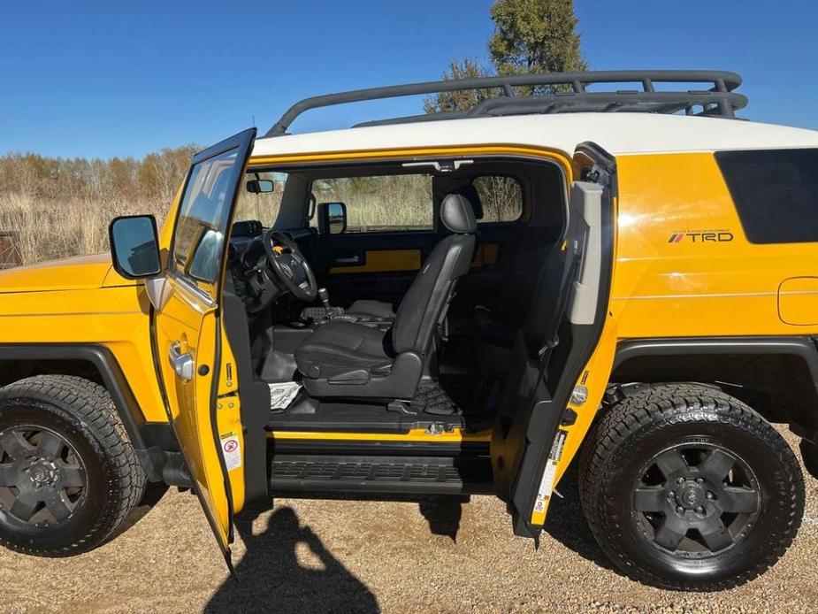 used 2007 Toyota FJ Cruiser car, priced at $13,999