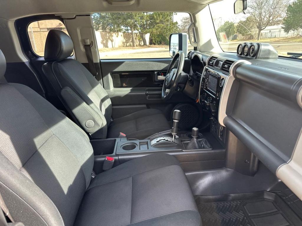 used 2007 Toyota FJ Cruiser car, priced at $13,999