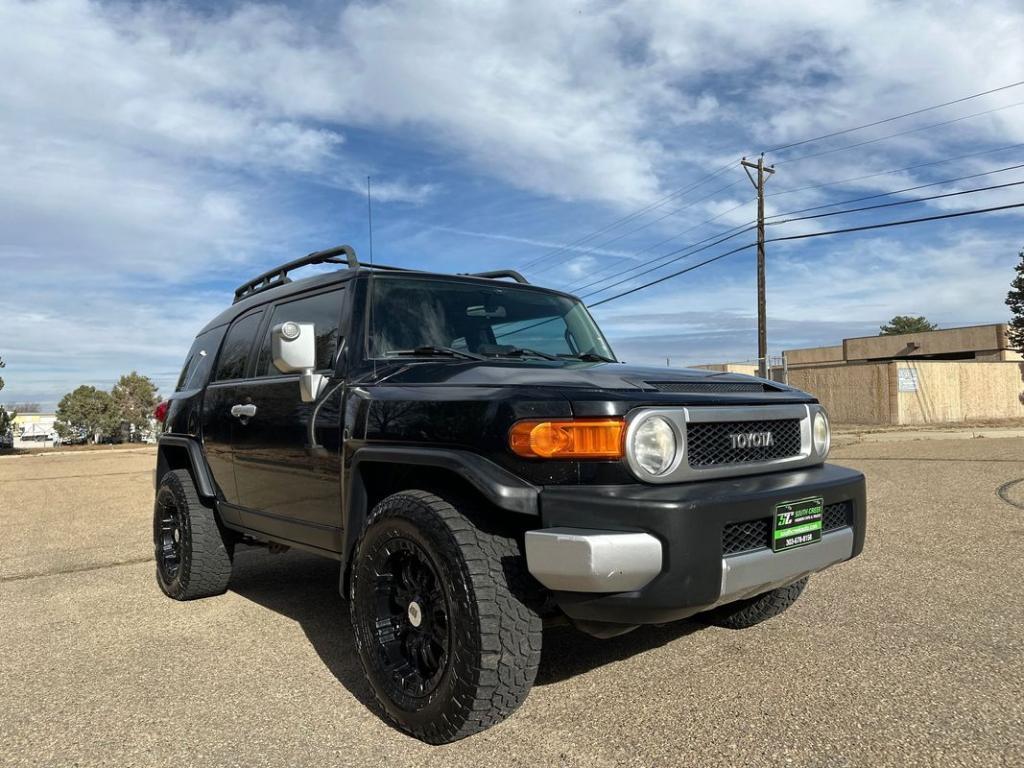 used 2007 Toyota FJ Cruiser car, priced at $13,999