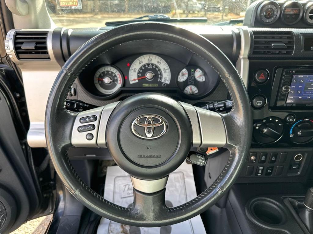used 2007 Toyota FJ Cruiser car, priced at $13,999