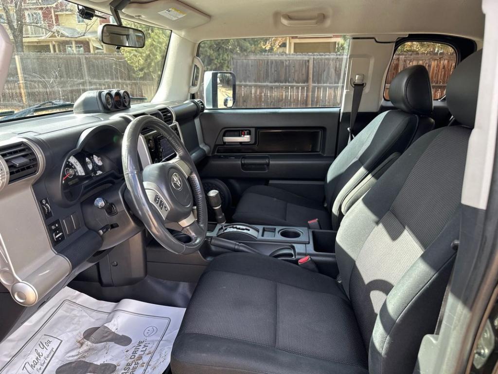 used 2007 Toyota FJ Cruiser car, priced at $13,999