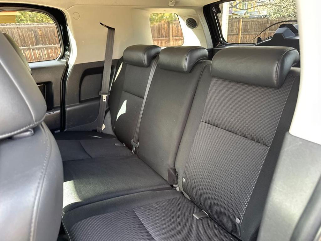 used 2007 Toyota FJ Cruiser car, priced at $13,999