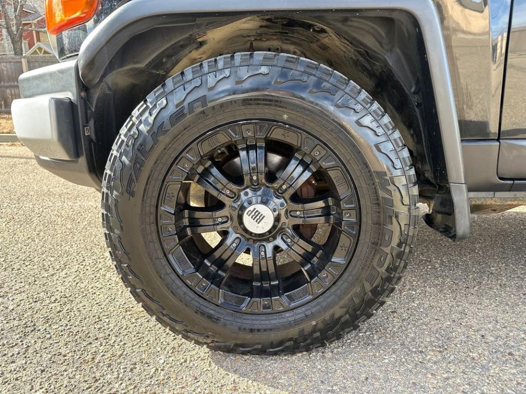 used 2007 Toyota FJ Cruiser car, priced at $13,999