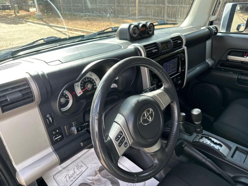used 2007 Toyota FJ Cruiser car, priced at $13,999