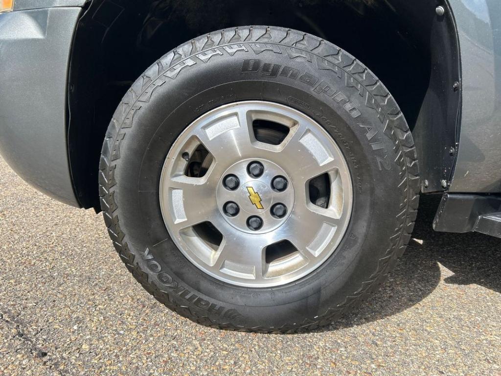 used 2011 Chevrolet Avalanche car, priced at $9,999