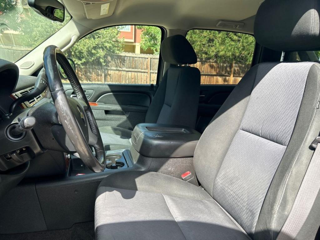 used 2011 Chevrolet Avalanche car, priced at $9,999