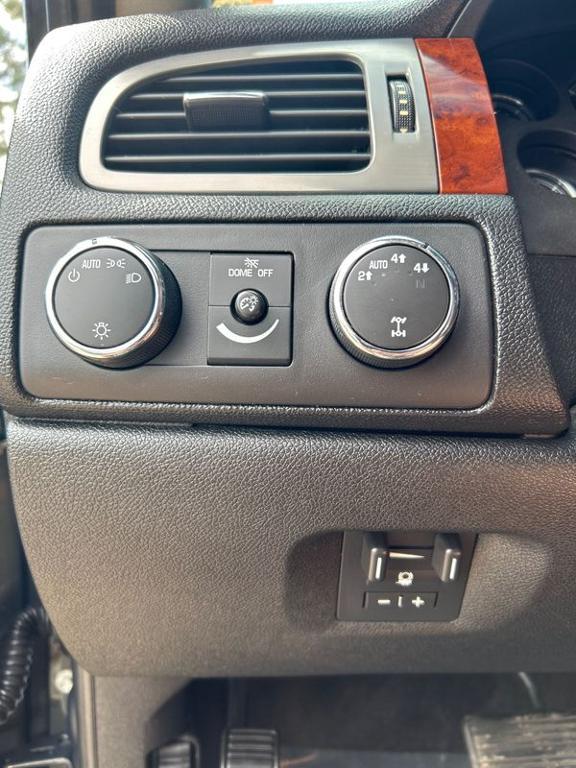 used 2011 Chevrolet Avalanche car, priced at $9,999