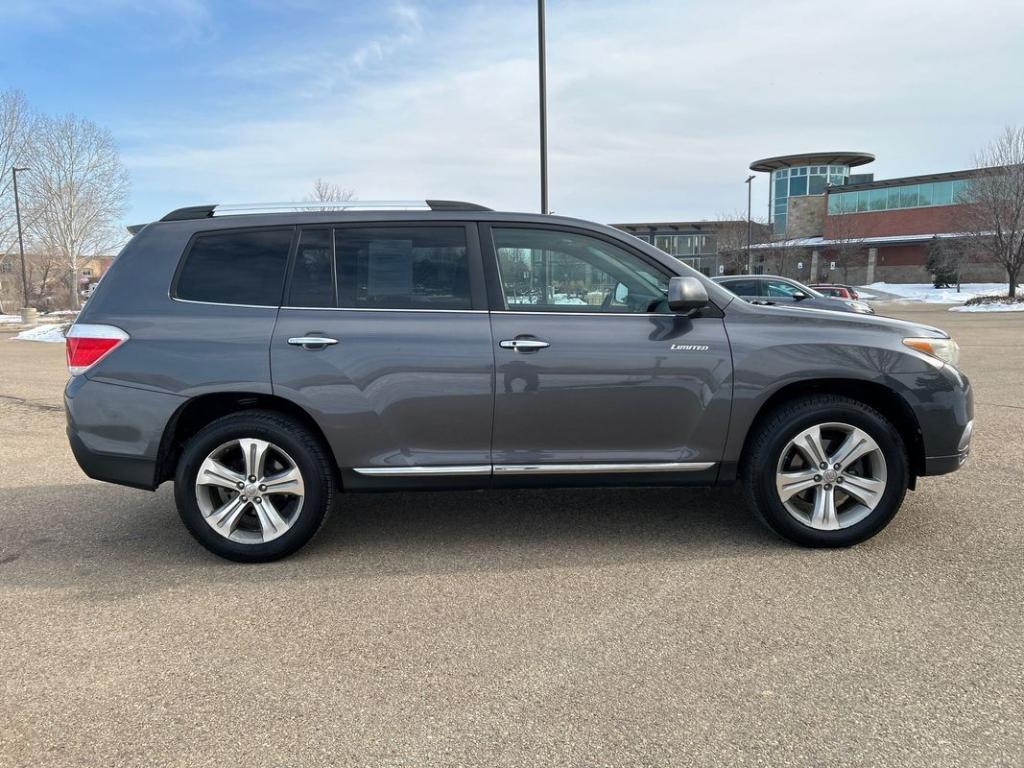 used 2011 Toyota Highlander car, priced at $8,999