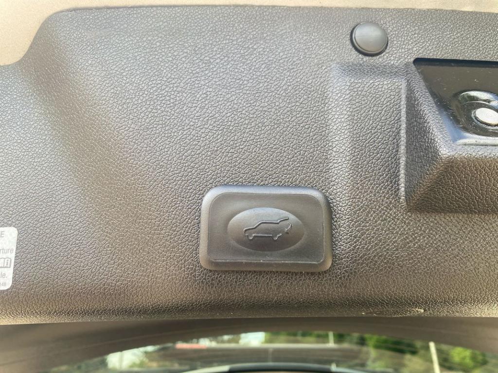 used 2008 Saturn Outlook car, priced at $5,499