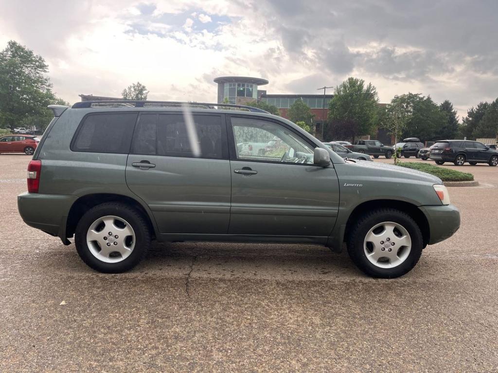 used 2004 Toyota Highlander car, priced at $5,999