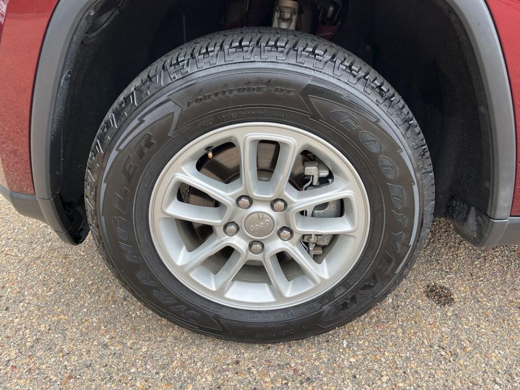 used 2019 Jeep Grand Cherokee car, priced at $18,999