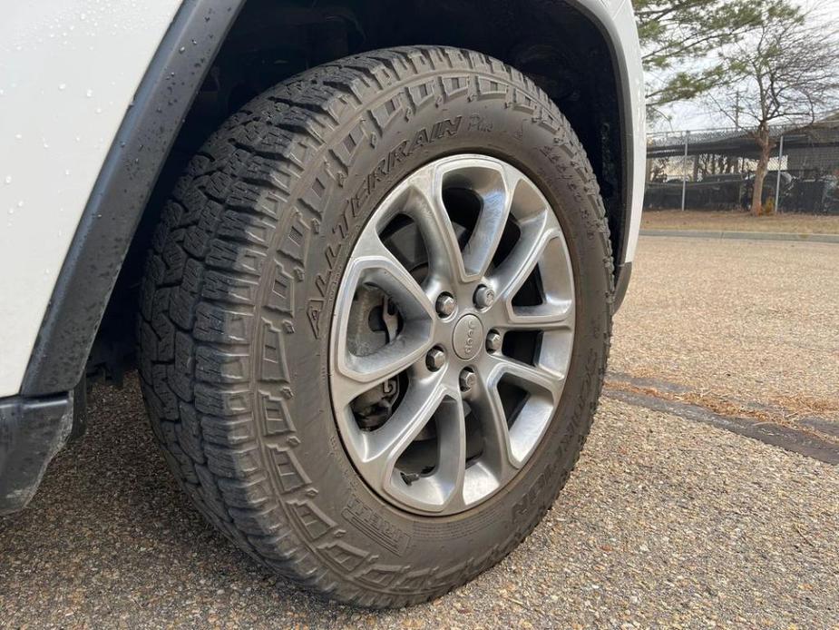 used 2014 Jeep Grand Cherokee car, priced at $16,999