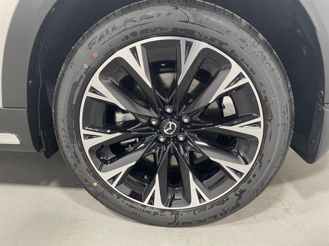 new 2025 Mazda CX-90 PHEV car, priced at $56,101