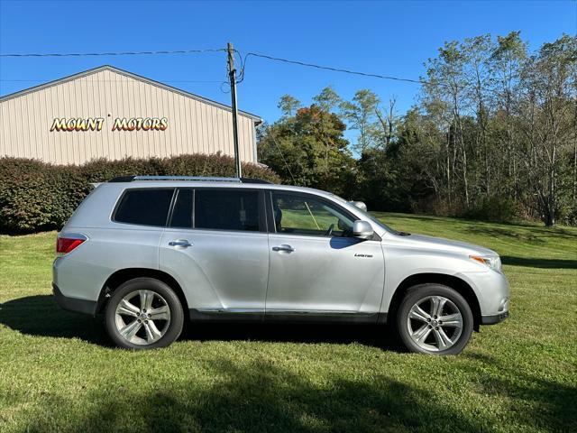 used 2013 Toyota Highlander car, priced at $15,995