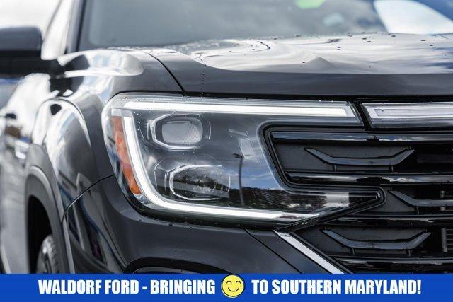 used 2025 Volkswagen Atlas Cross Sport car, priced at $37,500