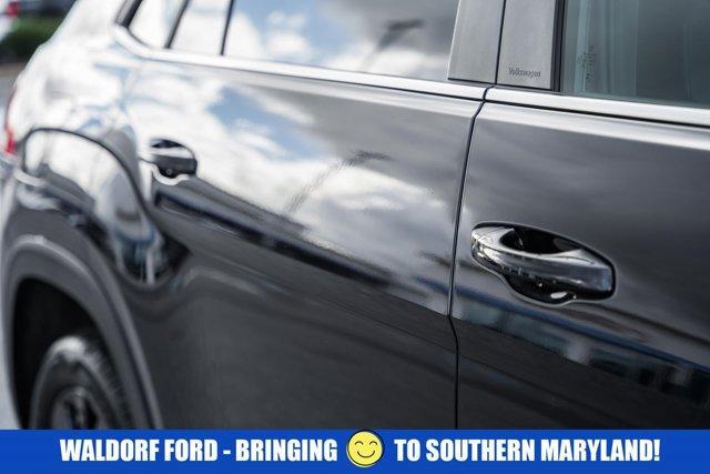 used 2025 Volkswagen Atlas Cross Sport car, priced at $37,500