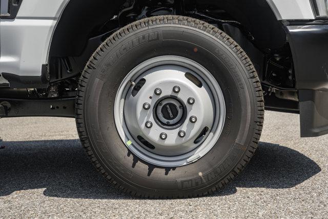 new 2025 Ford F-350 car, priced at $62,218