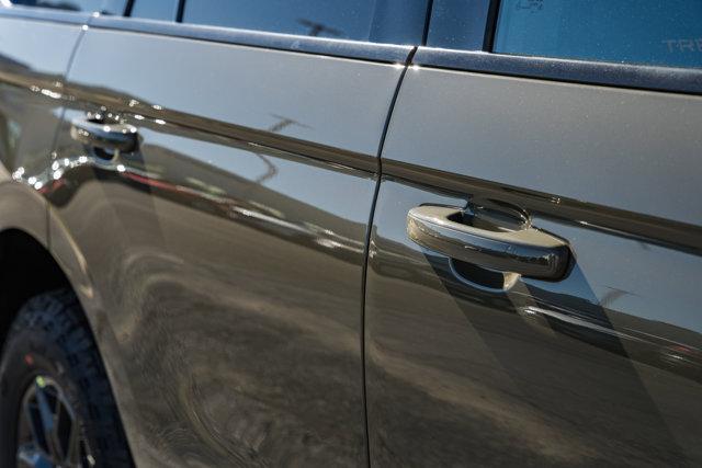 new 2025 Ford Expedition car, priced at $76,613