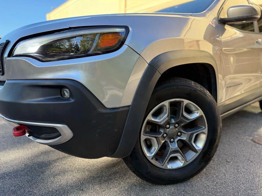 used 2019 Jeep Cherokee car, priced at $13,999