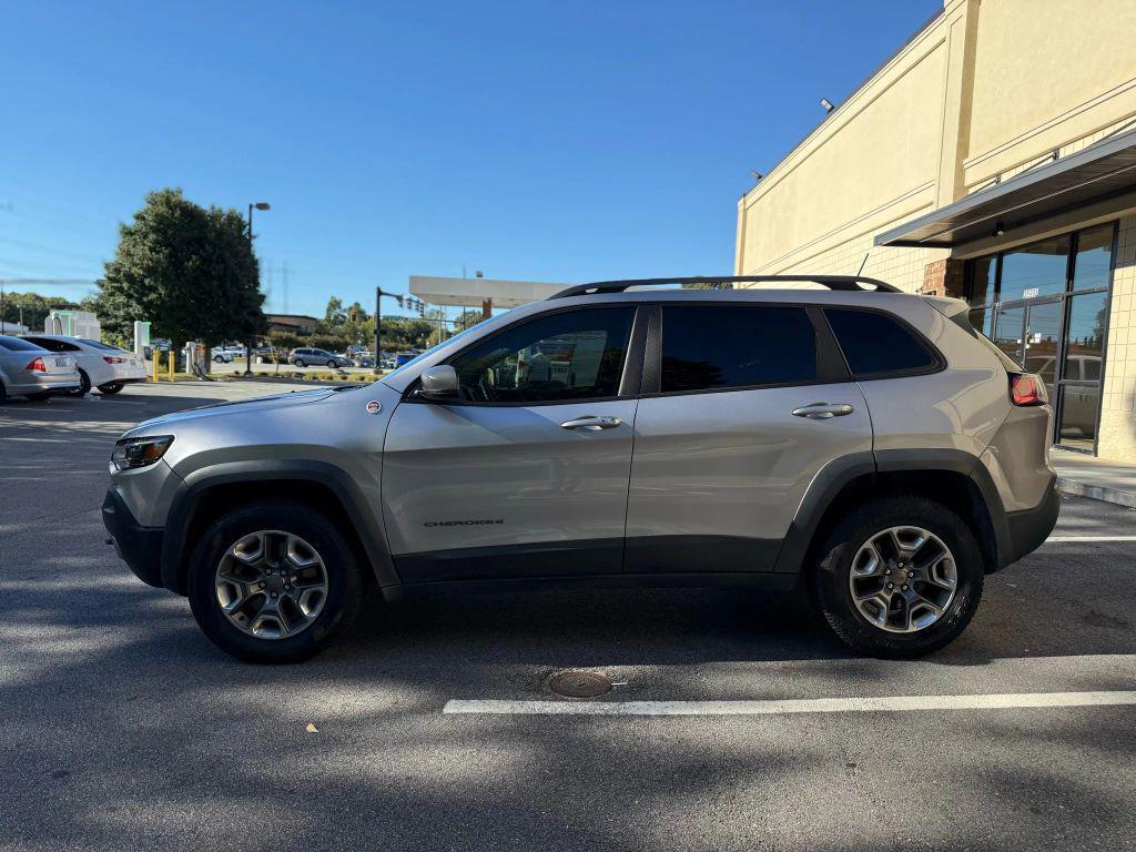 used 2019 Jeep Cherokee car, priced at $13,999