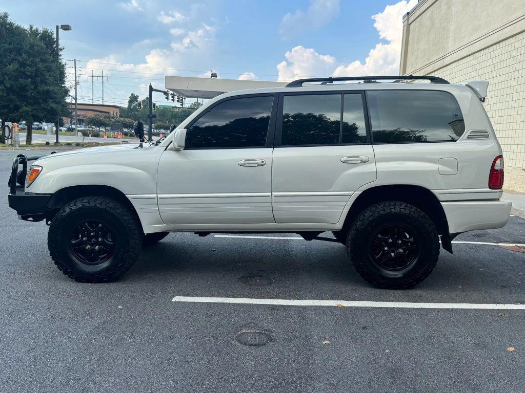 used 2001 Lexus LX 470 car, priced at $14,999