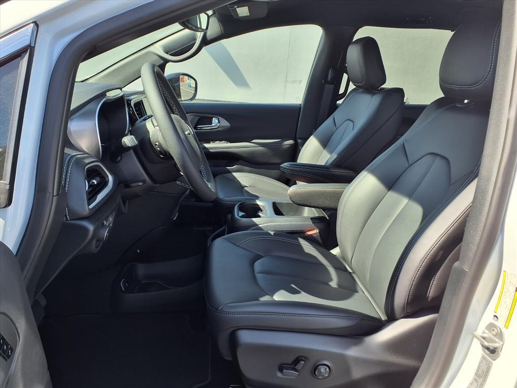 new 2026 Chrysler Pacifica car, priced at $43,460