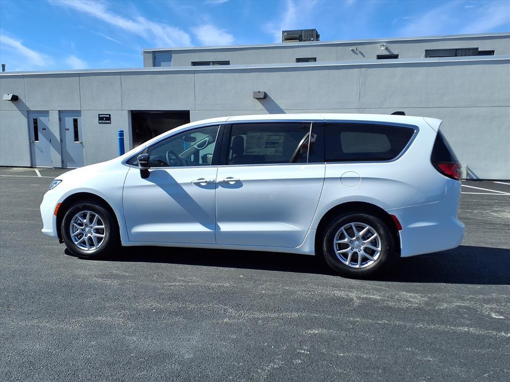 new 2026 Chrysler Pacifica car, priced at $43,460
