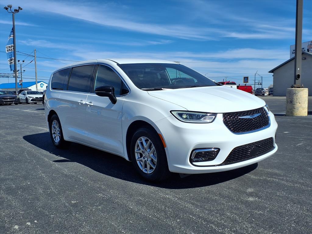 new 2026 Chrysler Pacifica car, priced at $43,460