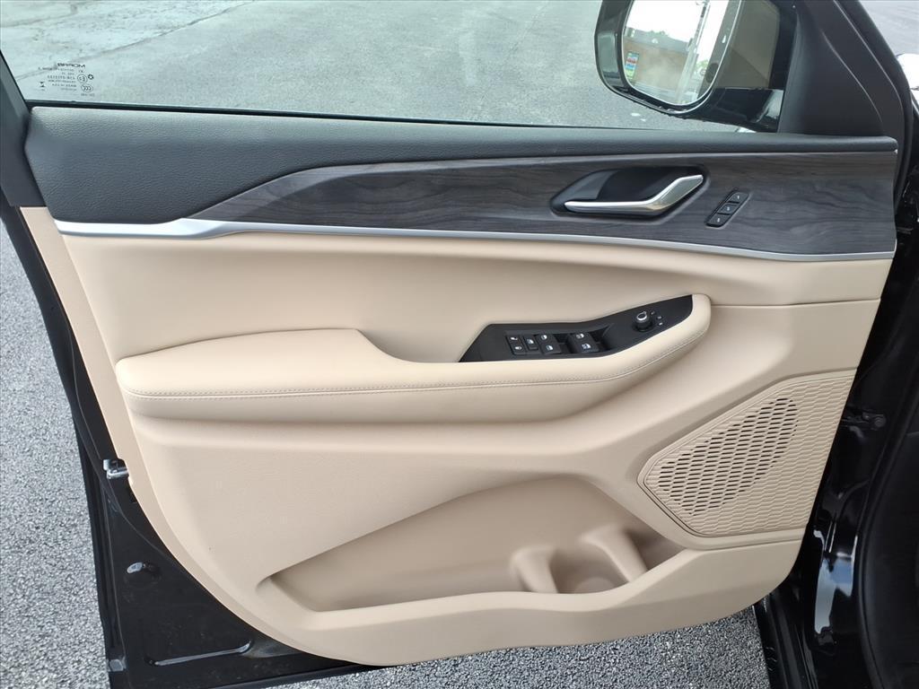 new 2025 Jeep Grand Cherokee L car, priced at $50,980