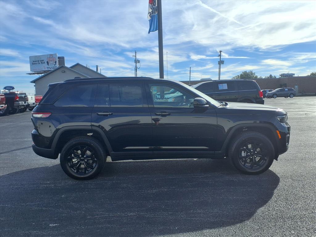 new 2025 Jeep Grand Cherokee car, priced at $45,730