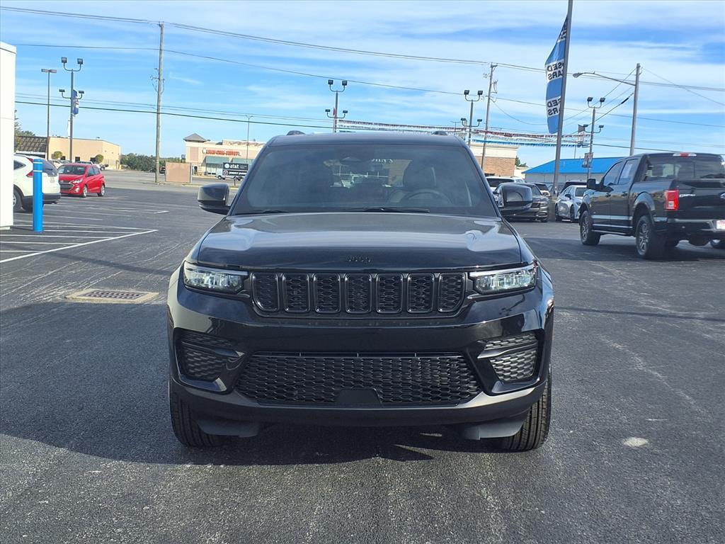 new 2025 Jeep Grand Cherokee car, priced at $45,730