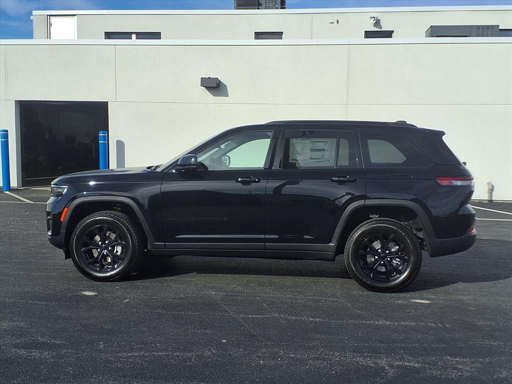 new 2025 Jeep Grand Cherokee car, priced at $45,730