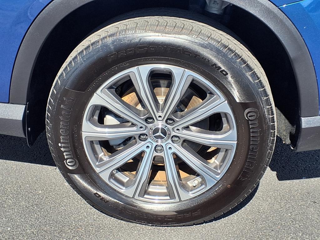 used 2025 Mercedes-Benz GLC 300 car, priced at $53,997