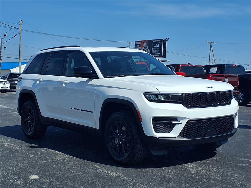 new 2025 Jeep Grand Cherokee car, priced at $45,135
