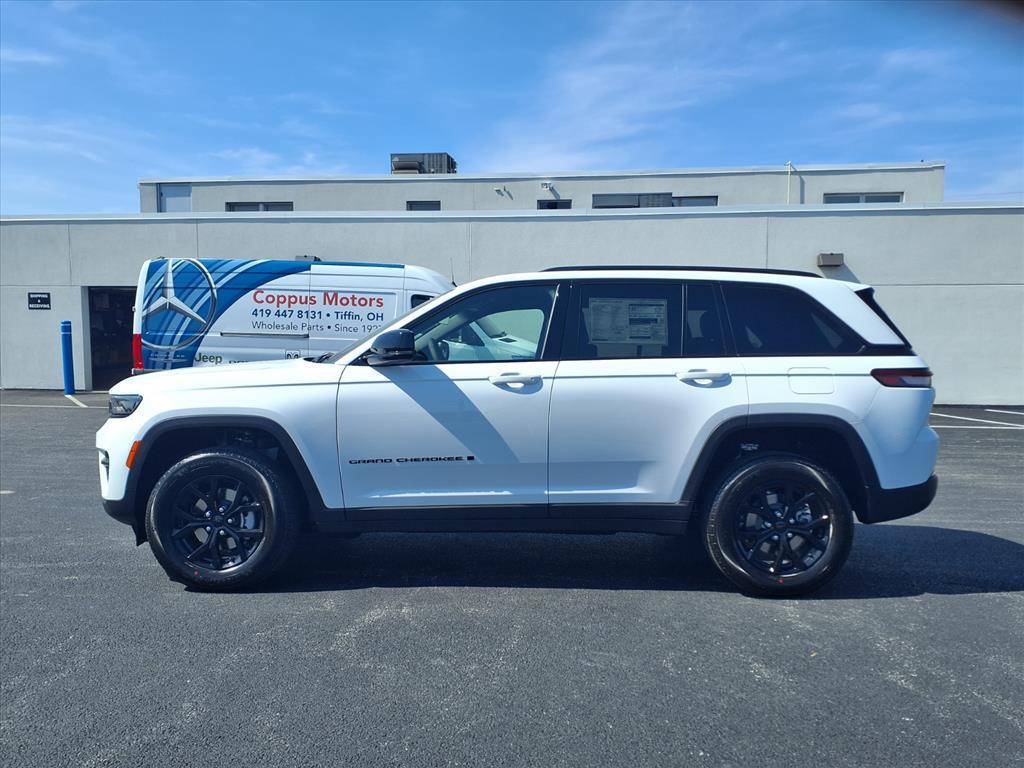 new 2025 Jeep Grand Cherokee car, priced at $45,135