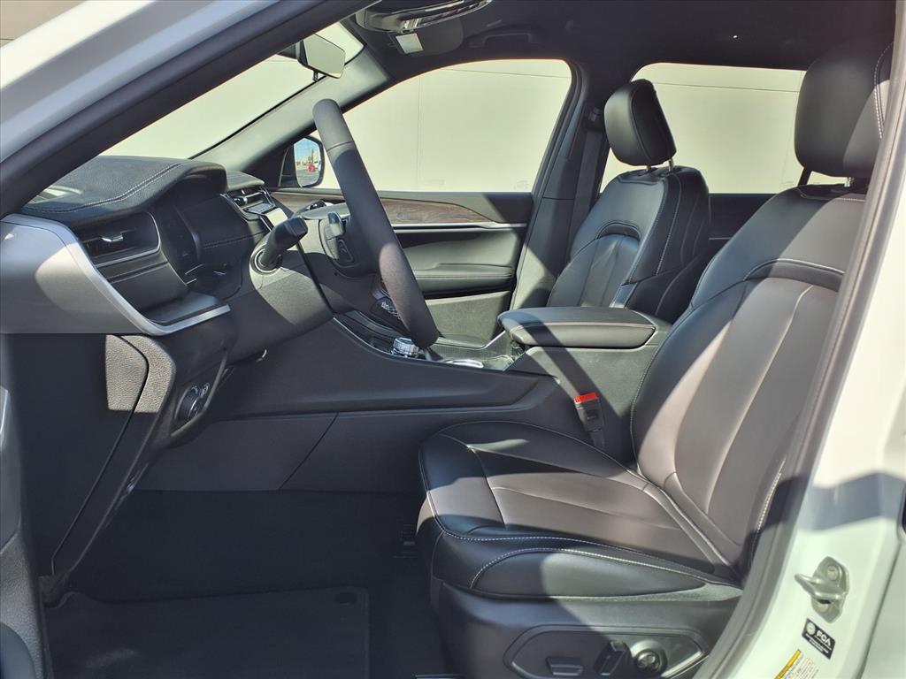 new 2025 Jeep Grand Cherokee L car, priced at $46,900