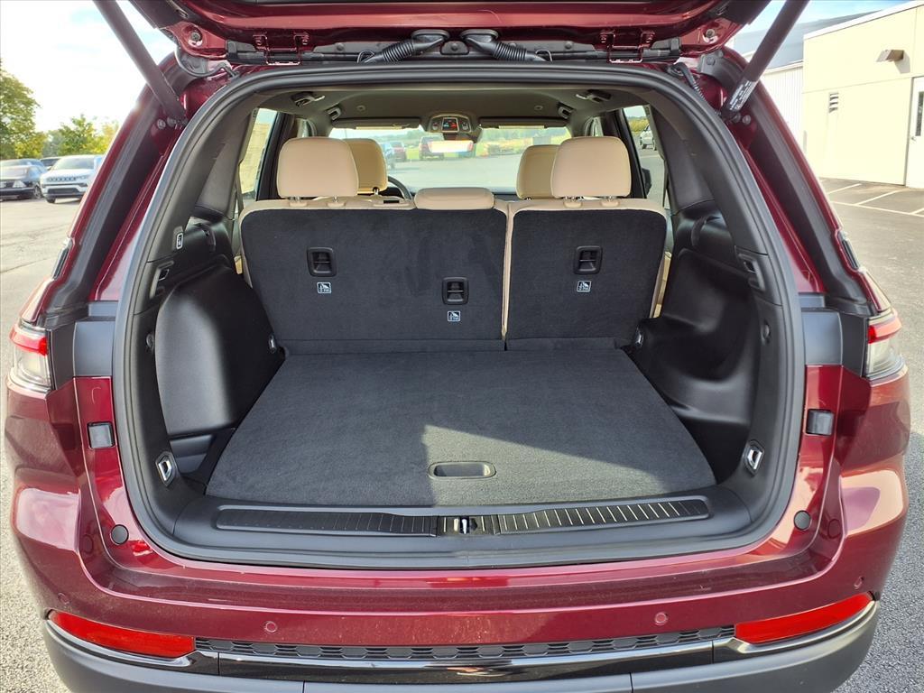 new 2025 Jeep Grand Cherokee car, priced at $49,320
