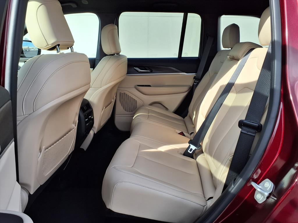 new 2025 Jeep Grand Cherokee car, priced at $49,320