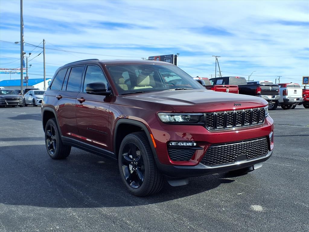 new 2025 Jeep Grand Cherokee car, priced at $49,320