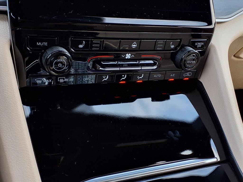 new 2025 Jeep Grand Cherokee car, priced at $49,320