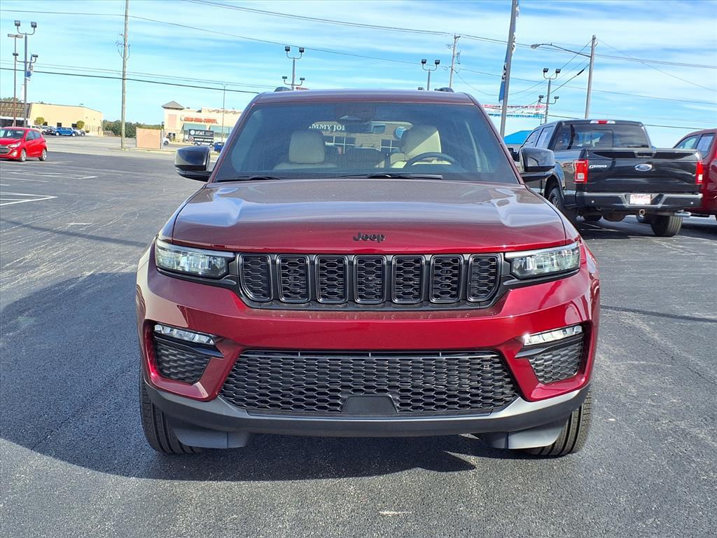 new 2025 Jeep Grand Cherokee car, priced at $49,320