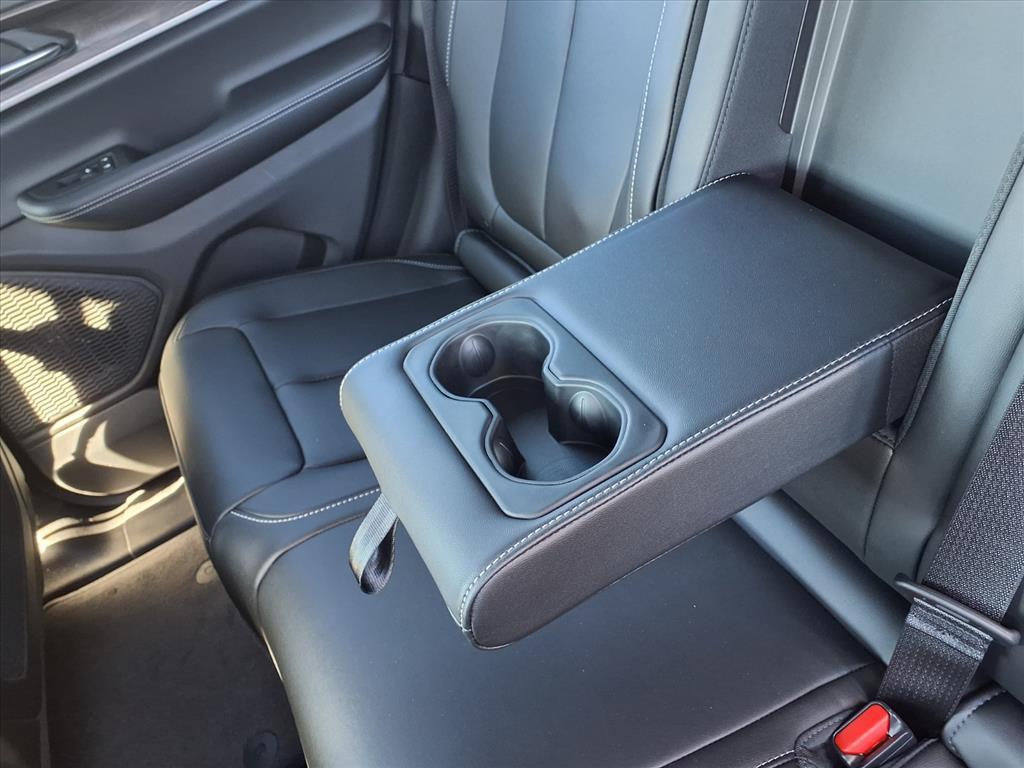 new 2025 Jeep Grand Cherokee car, priced at $53,140
