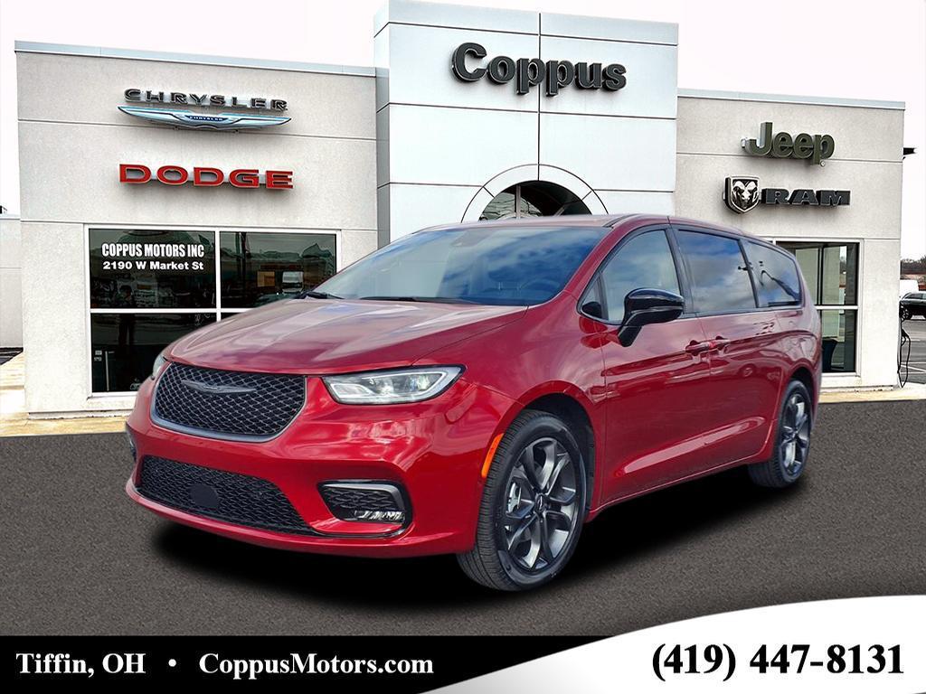 new 2026 Chrysler Pacifica car, priced at $46,785