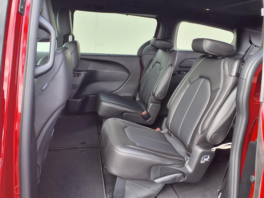 new 2026 Chrysler Pacifica car, priced at $46,785