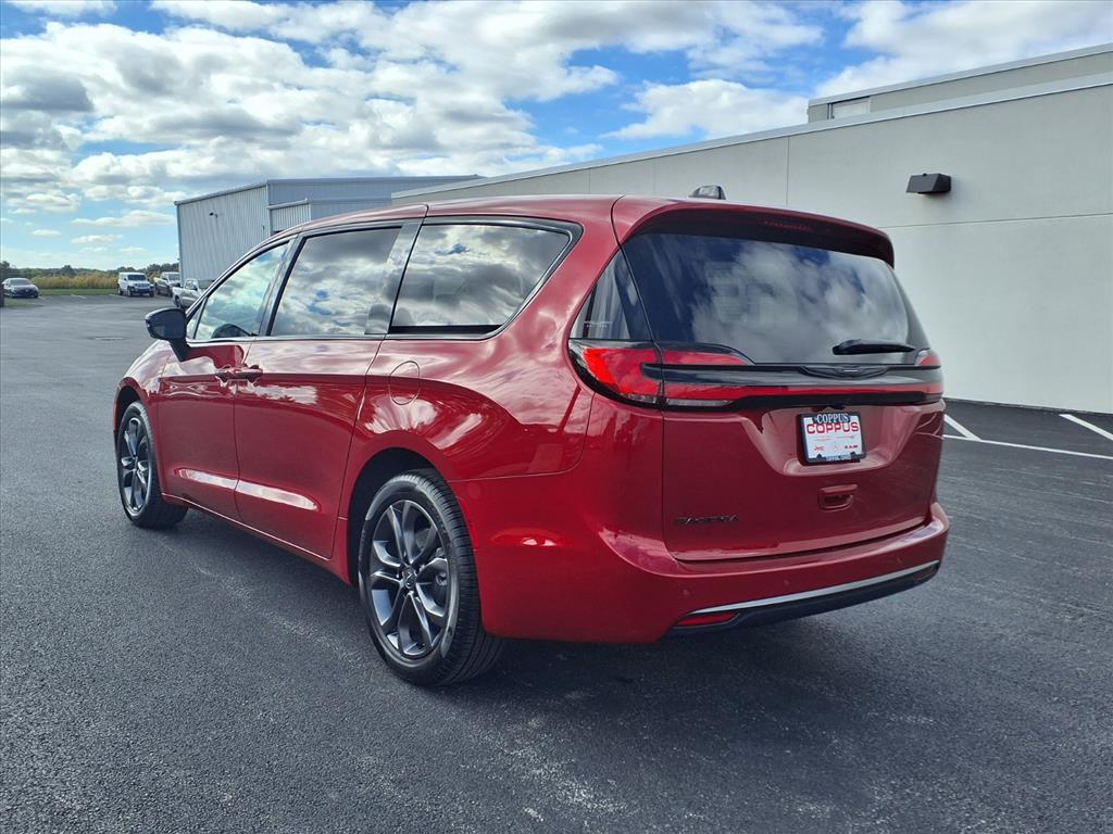 new 2026 Chrysler Pacifica car, priced at $46,785