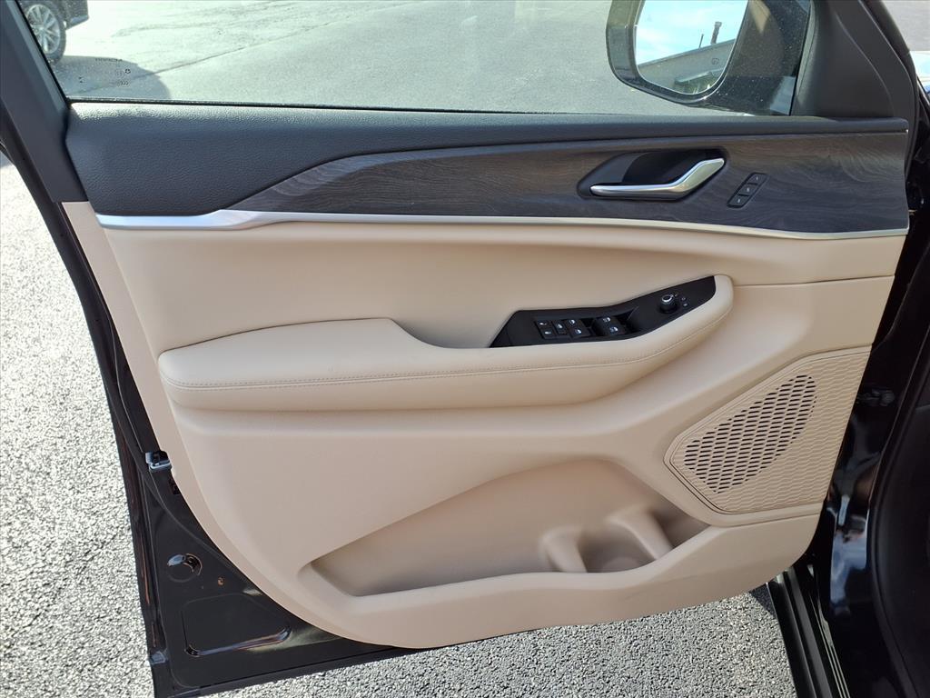 new 2025 Jeep Grand Cherokee car, priced at $46,795