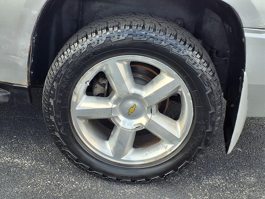 used 2011 Chevrolet Suburban car, priced at $7,500