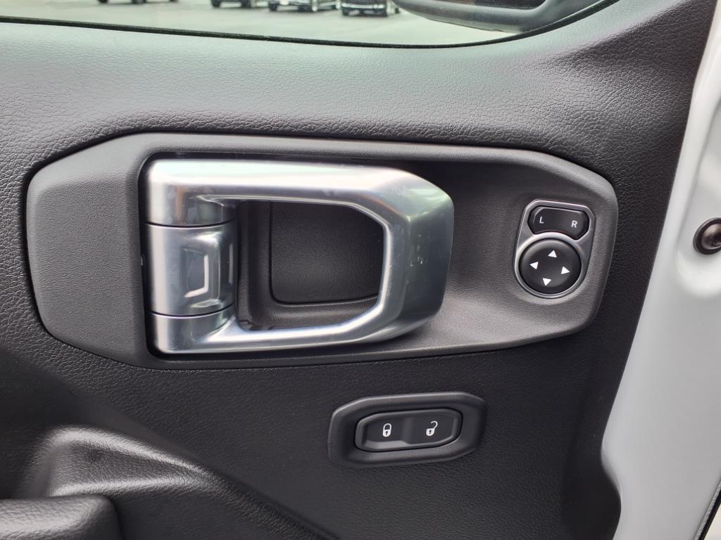 new 2025 Jeep Wrangler car, priced at $49,375