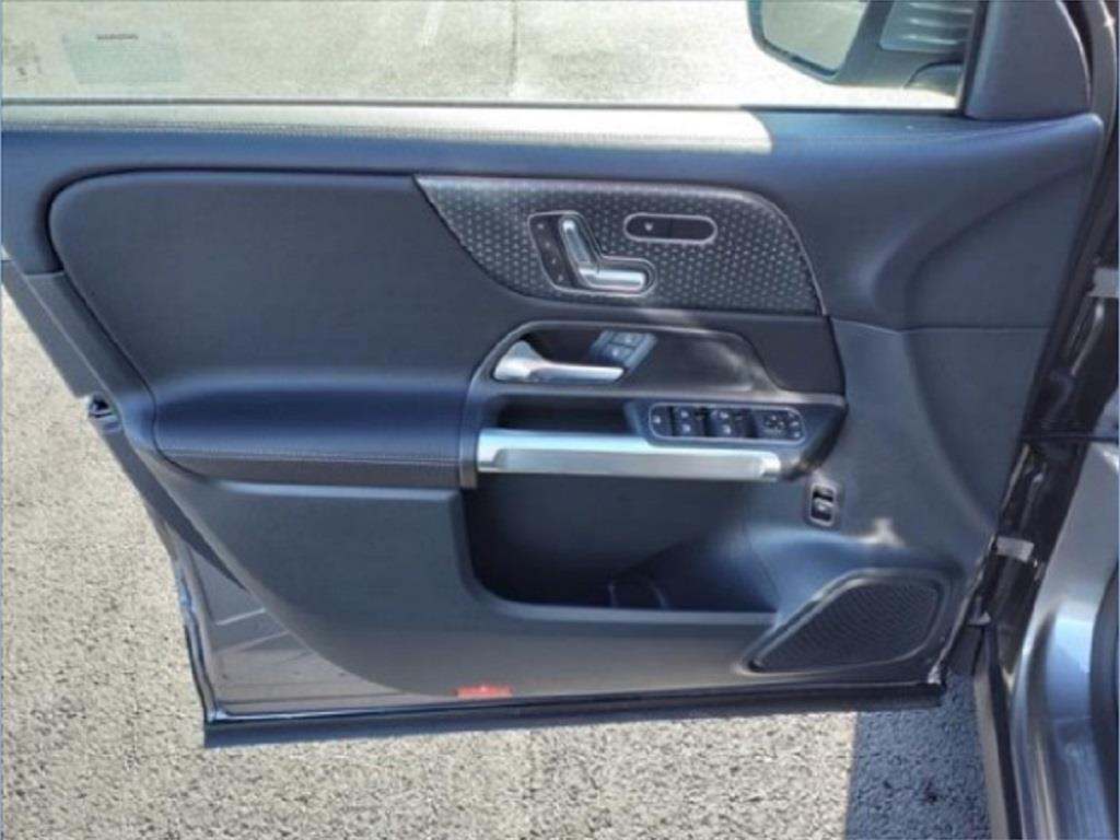 used 2024 Mercedes-Benz GLB 250 car, priced at $41,879
